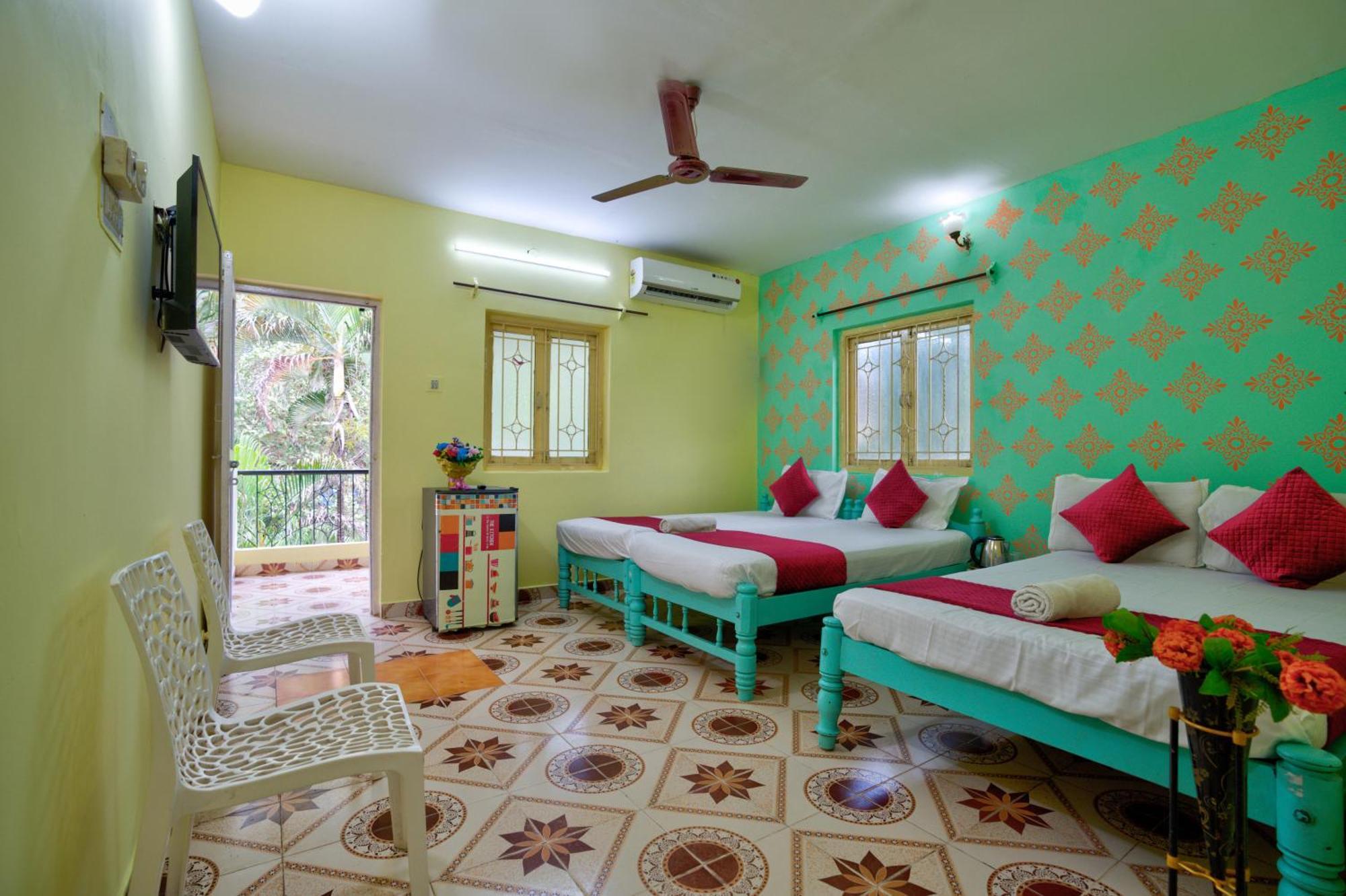 Oceanic Pearl Beach Guest House Calangute Bagian luar foto