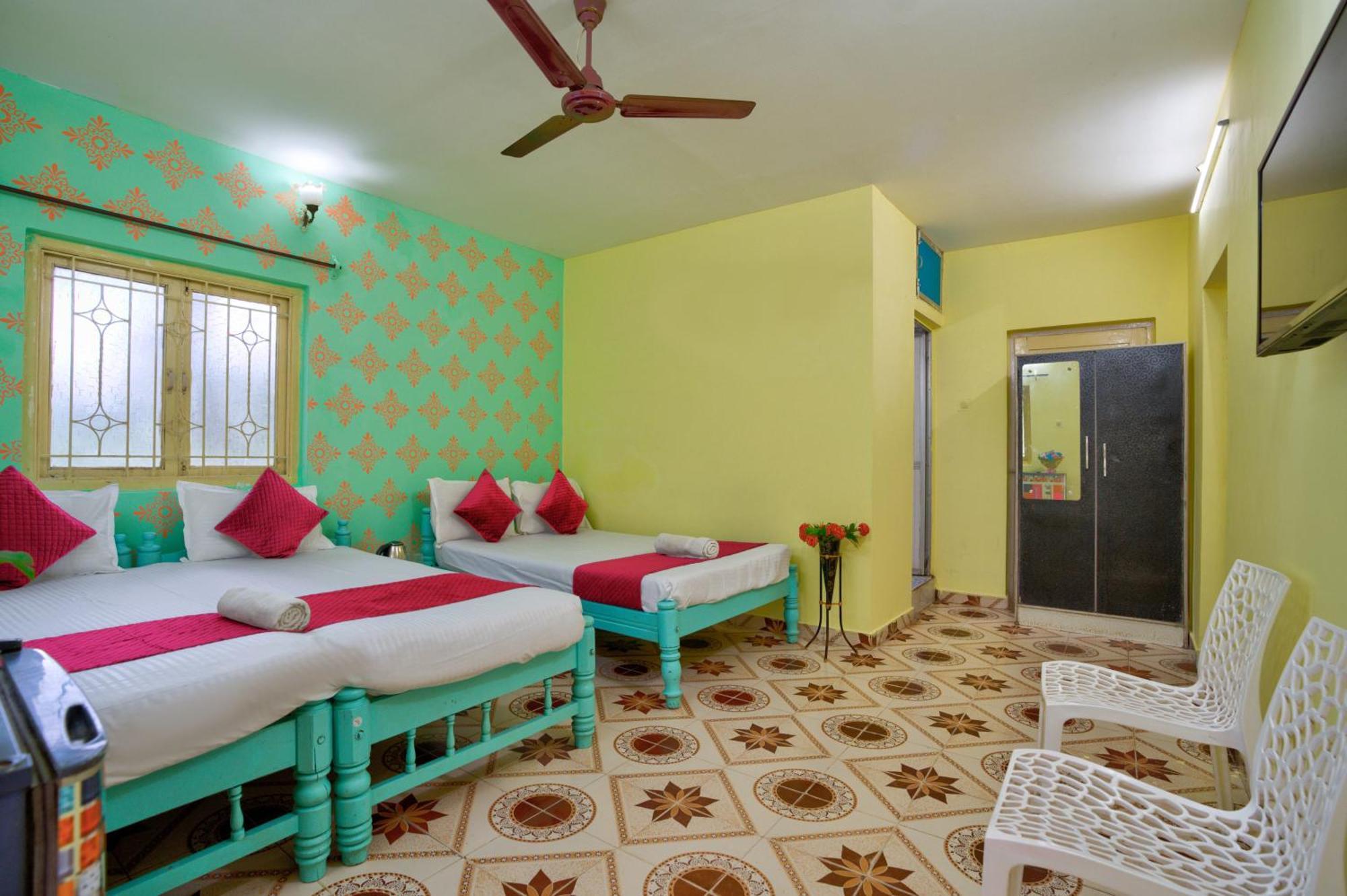 Oceanic Pearl Beach Guest House Calangute Bagian luar foto