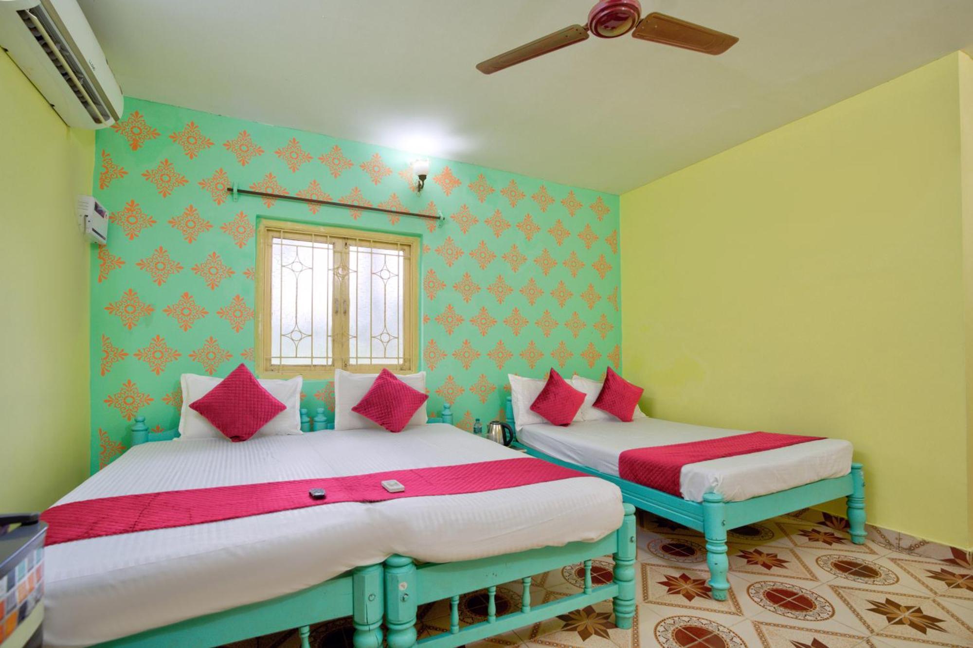 Oceanic Pearl Beach Guest House Calangute Bagian luar foto
