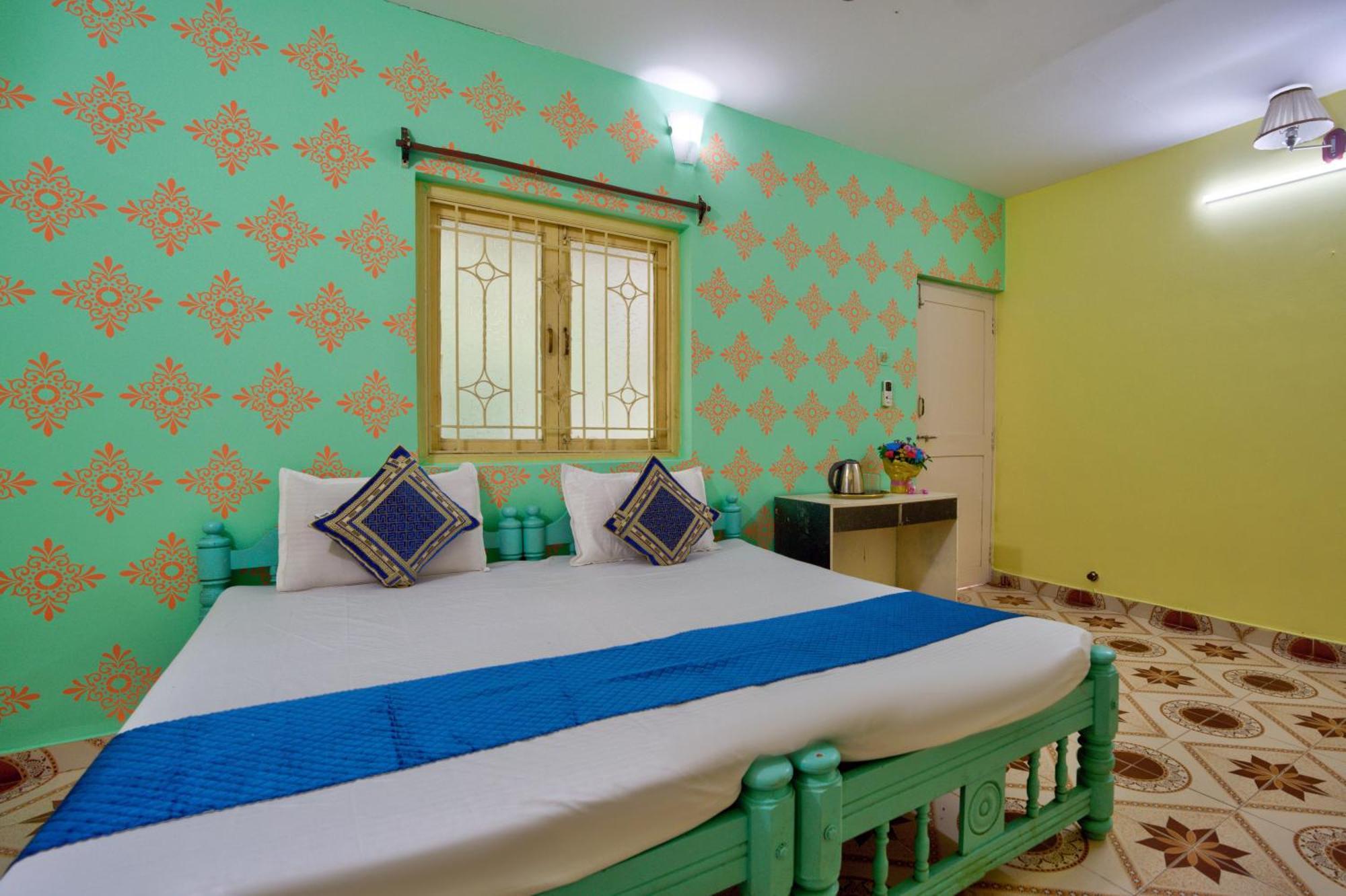 Oceanic Pearl Beach Guest House Calangute Bagian luar foto