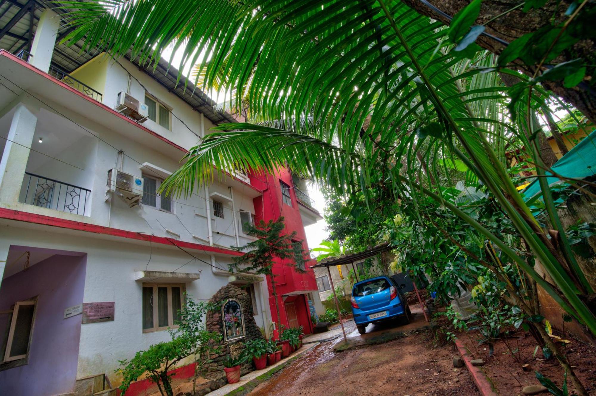 Oceanic Pearl Beach Guest House Calangute Bagian luar foto